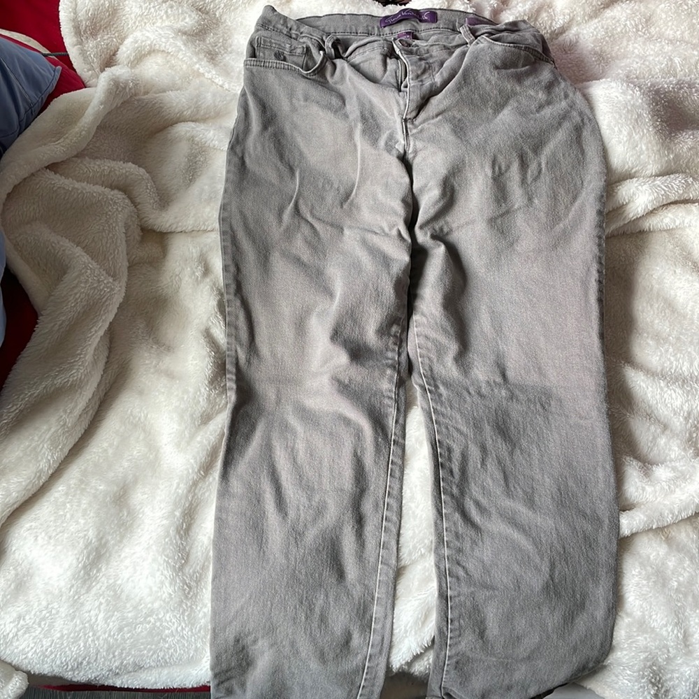 Gloria Vanderbilt Gray Amanda Straightleg Jeans